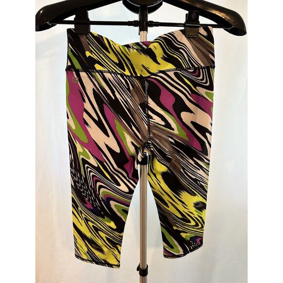 NWT Fabletics Salar Crop Women's size S - Picture 2 of 5